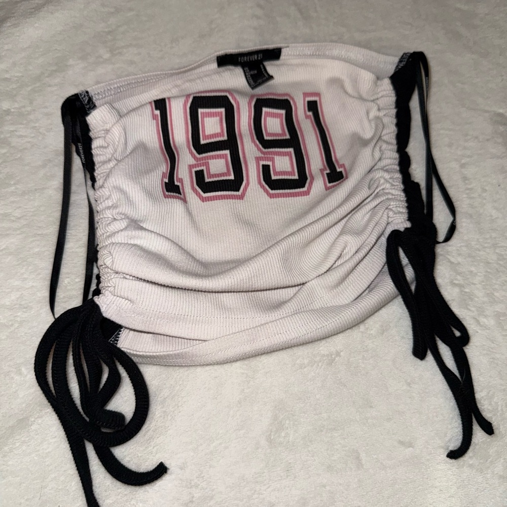 Forever 21 White and Black 1991 Crop Top